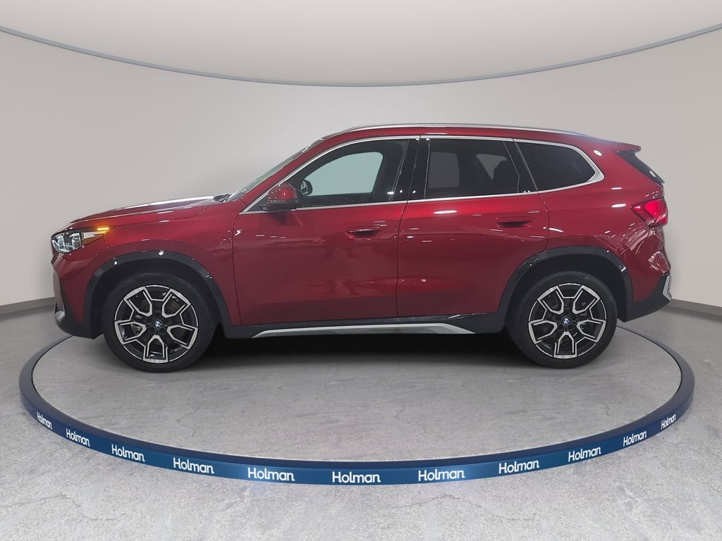 Used 2026 Vegas Red Metallic BMW xDrive28i image 9