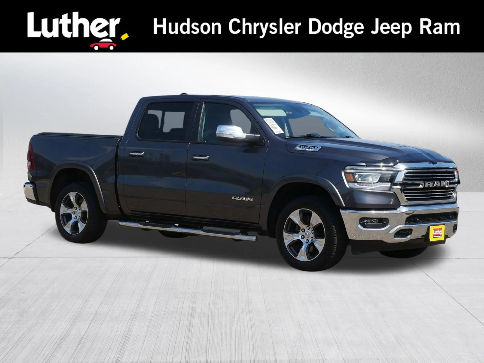 2022 RAM 1500 Laramie 4x4 Crew Cab 5'7's photo