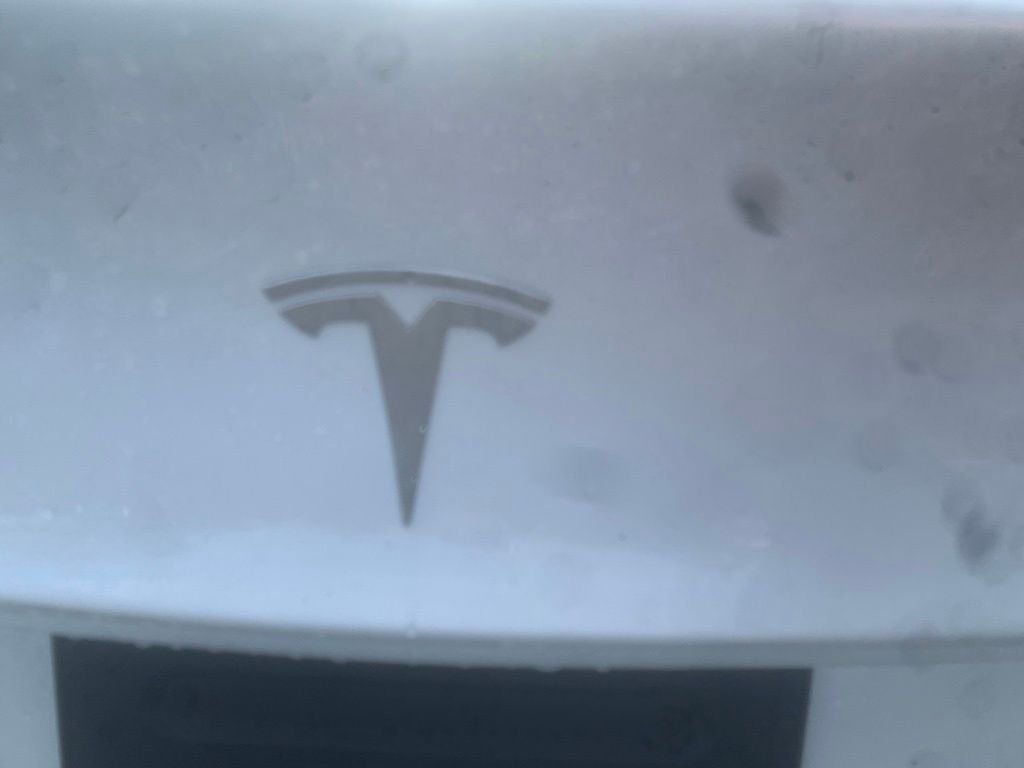 Used 2021 White Tesla Standard Range Plus image 7