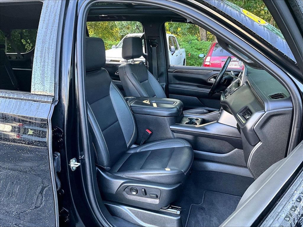 Used 2024 Black Chevrolet Z71 image 11