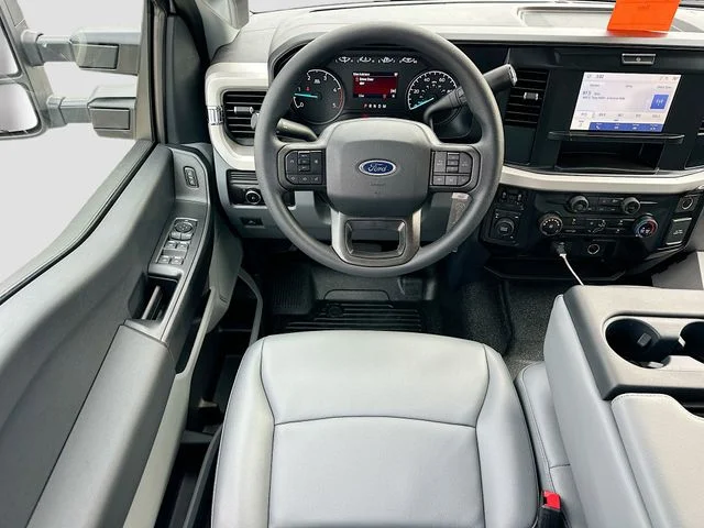 New 2026 Oxford White Ford XL image 14