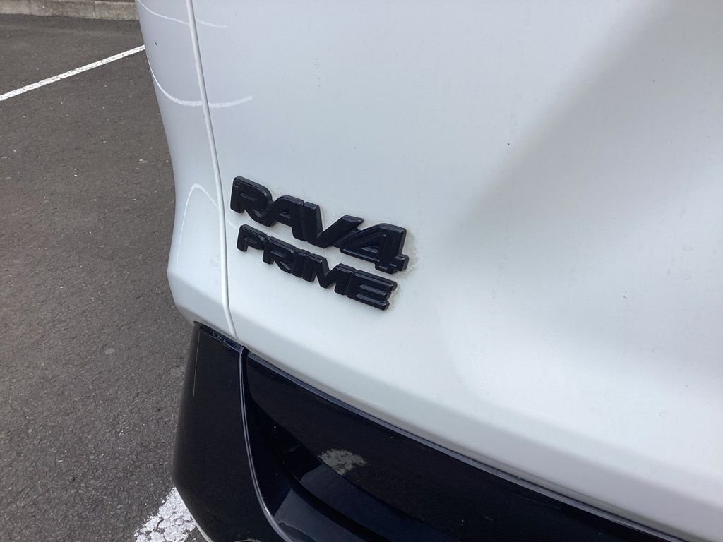 Used 2024 White Toyota SE image 22