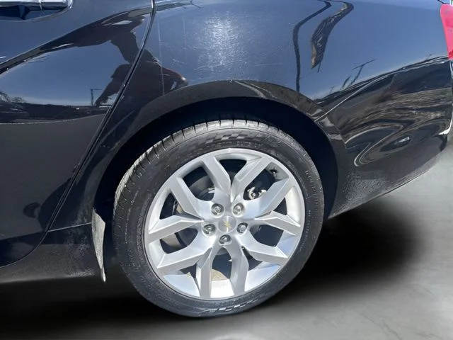 Used 2019 Black Chevrolet Premier image 22