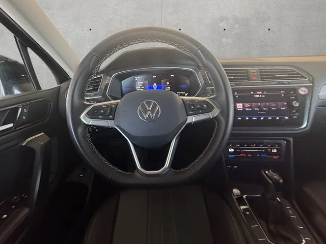 Used 2024  Volkswagen 2.0T SE image 21