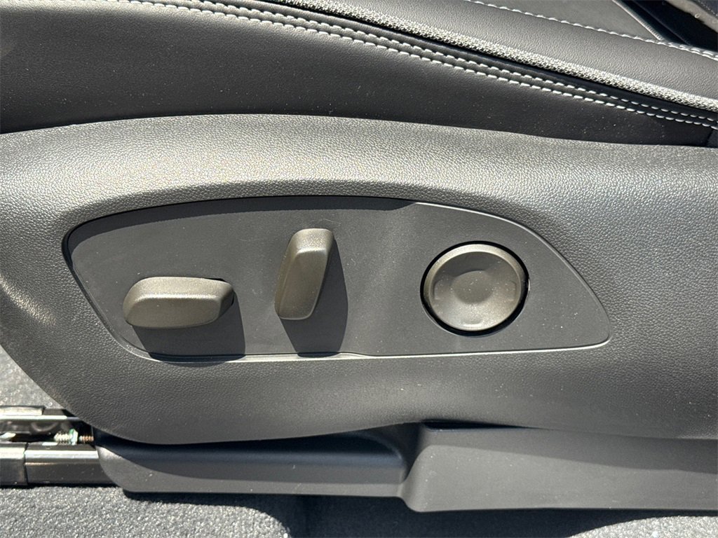 2025 GMC SIERRA - Image 16