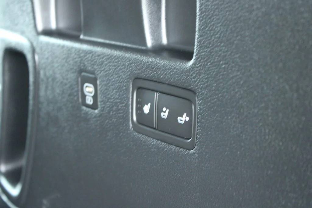 Used 2023 Hyper White Hyundai Limited image 12