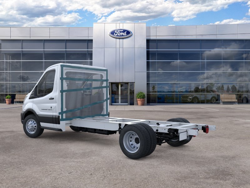 New 2026 Oxford White Ford Cutaway image 4