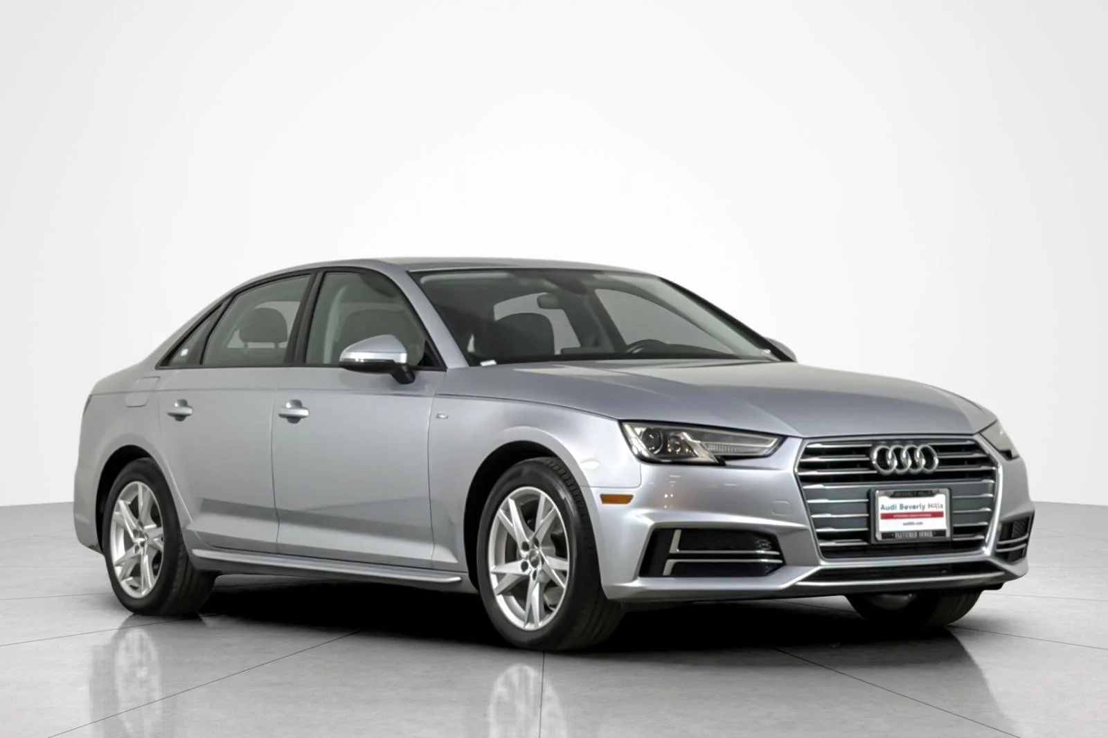 Used 2018 Florett Silver Metallic Audi 2.0 TFSI ultra Premium S Tronic FWD image 7