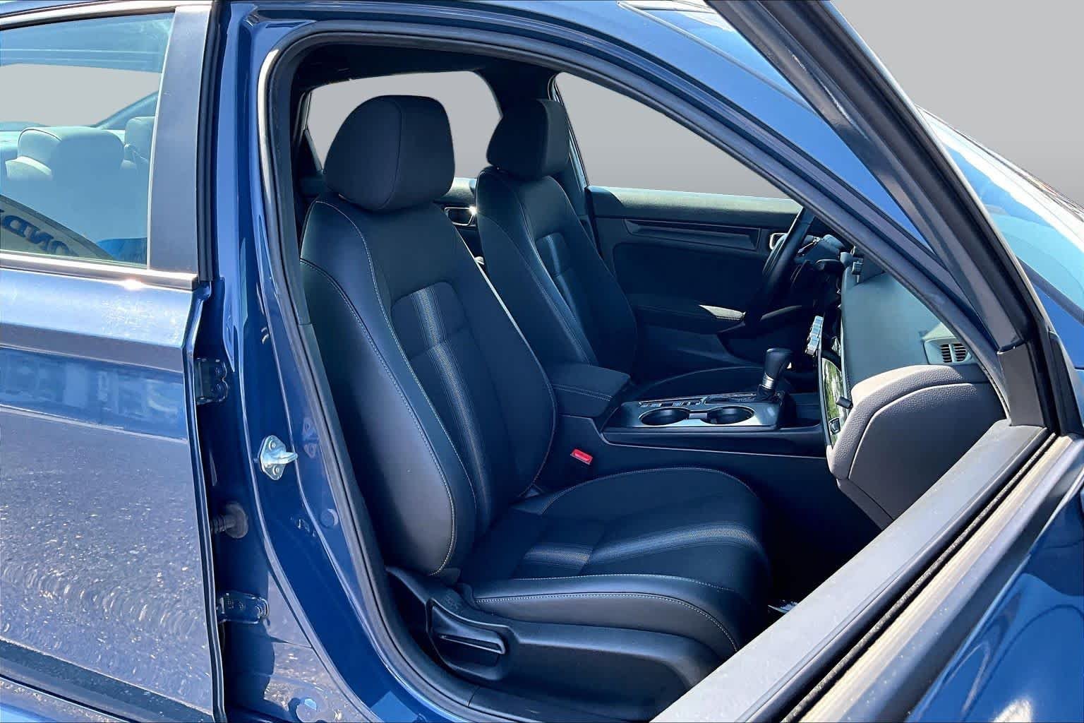 Used 2025 Blue Lagoon Pearl Honda 4D SPORT image 9
