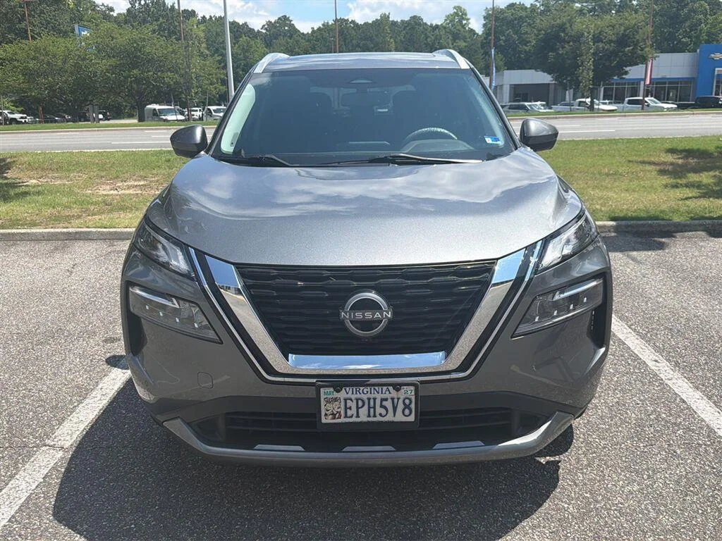 Used 2023 Gun Metallic Nissan SL image 20