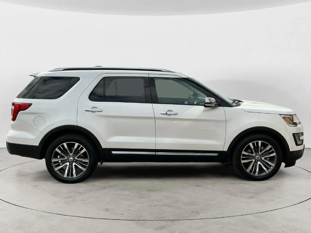 Used 2016 White Ford Platinum image 7