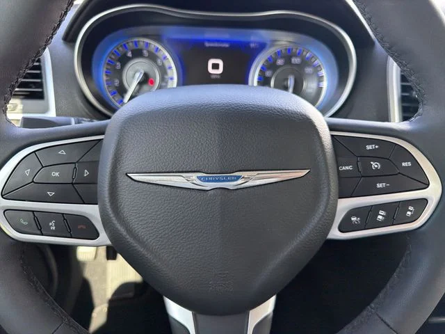Used 2022 White Chrysler Touring image 30