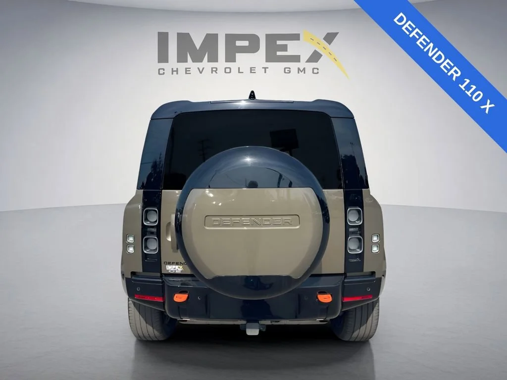 Used 2024  Land Rover X image 10
