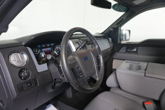 Used 2014 Ingot Silver Metallic Ford XLT image 18