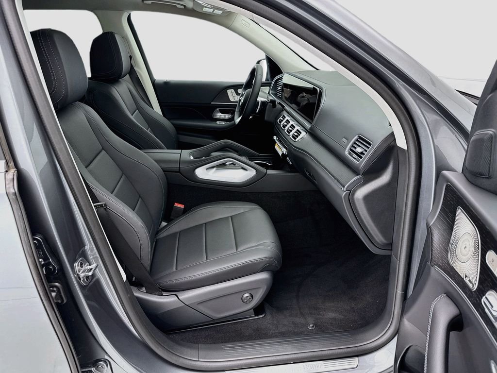 New 2026 Selenite Grey Metallic Mercedes-Benz GLS 450 image 19