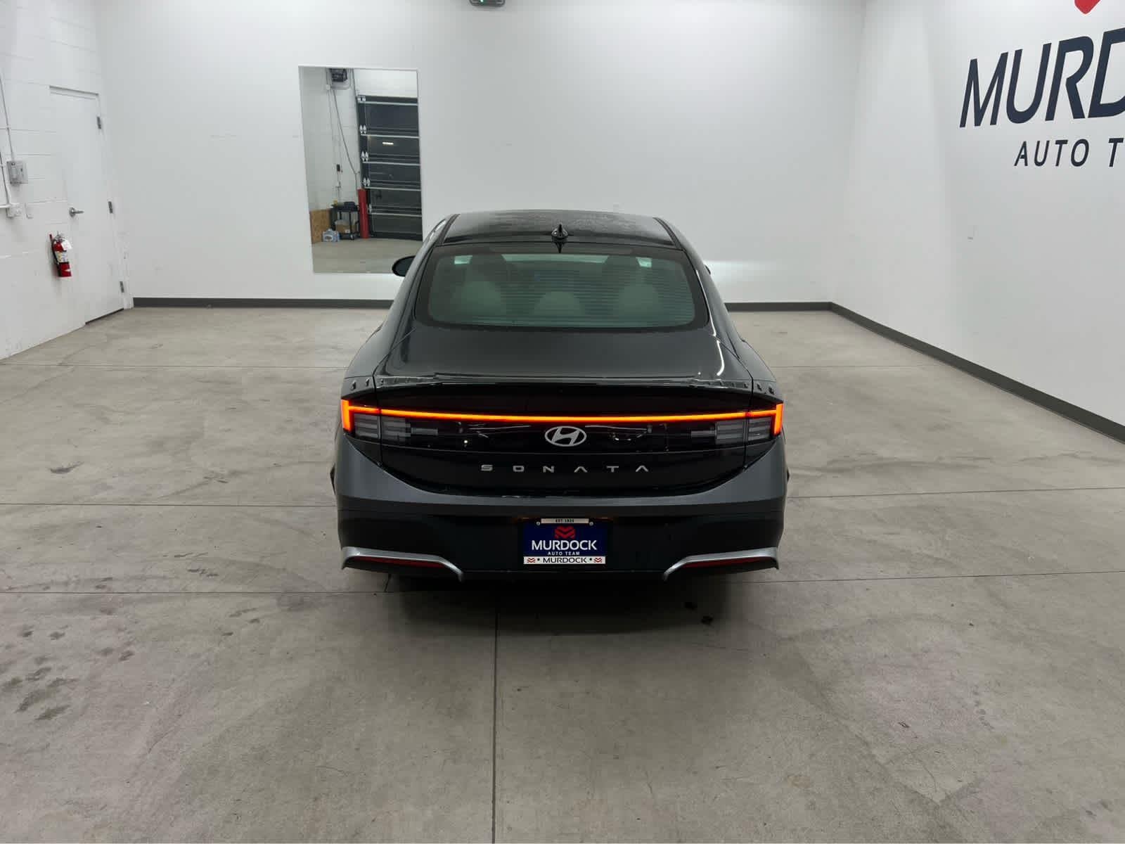 Used 2025 Portofino Gray Hyundai SE image 3