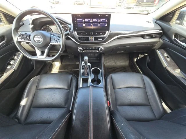 Used 2024 Black Nissan 2.5 SR image 32