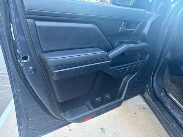 Used 2026  Toyota SR image 9