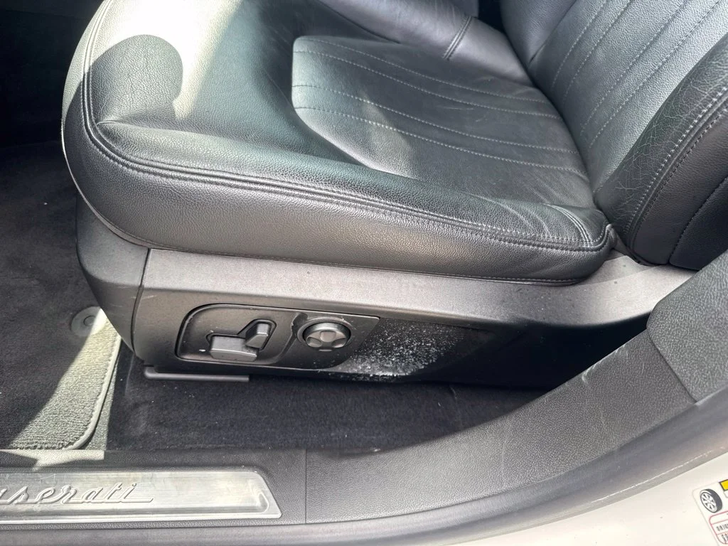 Used 2019 White Maserati Base image 12