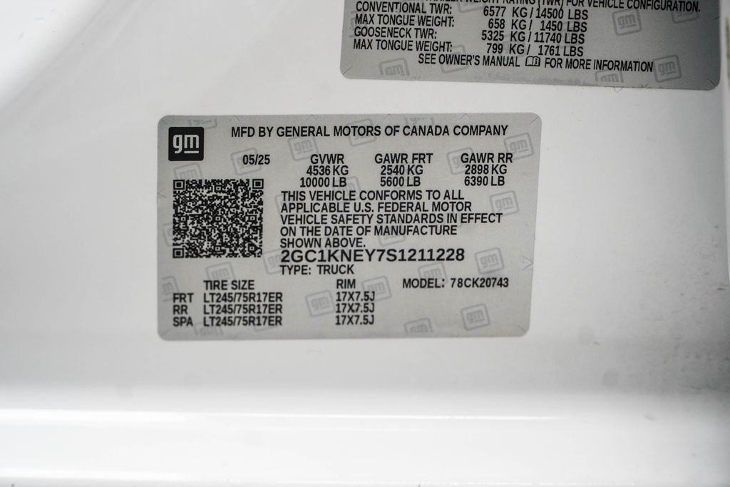 Used 2025 White Chevrolet LT image 42