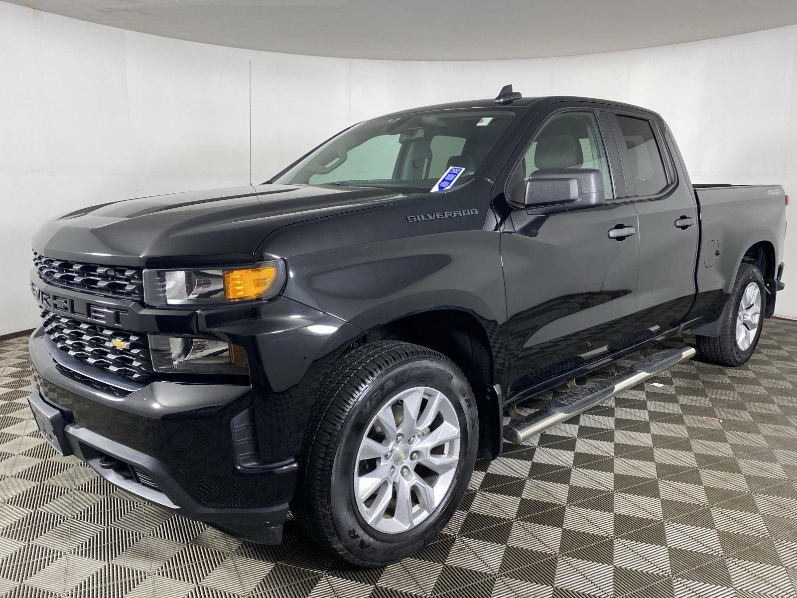 Used 2019 Black Chevrolet Custom image 3