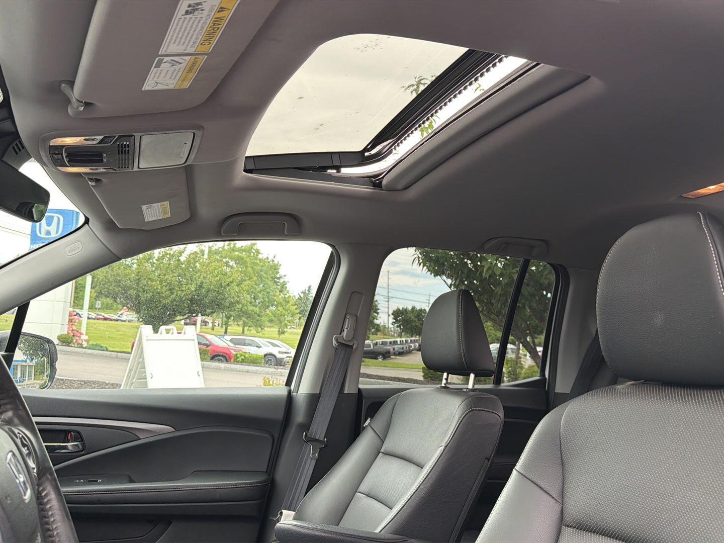 Used 2023 Platinum White Pearl Honda  image 16