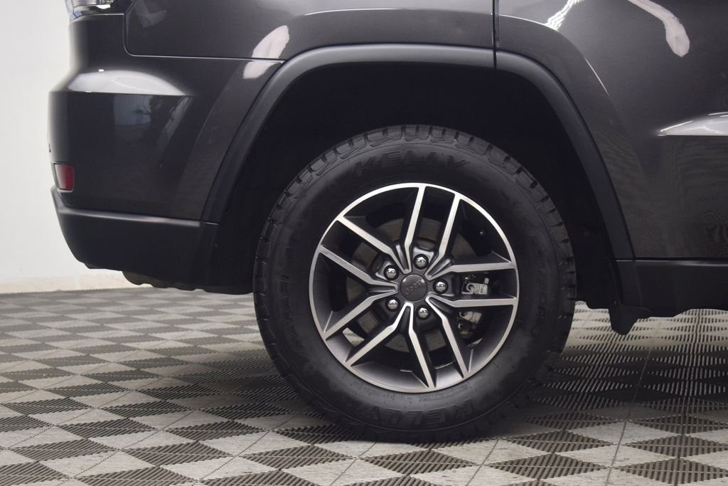 Used 2021 Gray Jeep Limited image 30