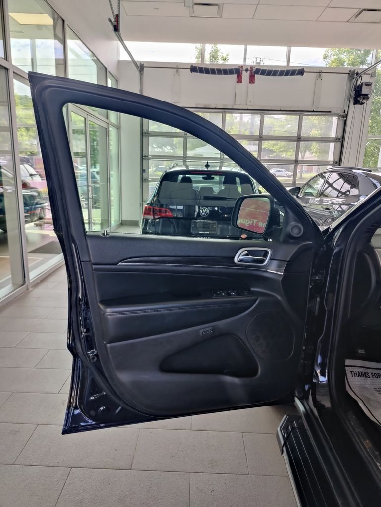Used 2019 Black Jeep Limited image 20