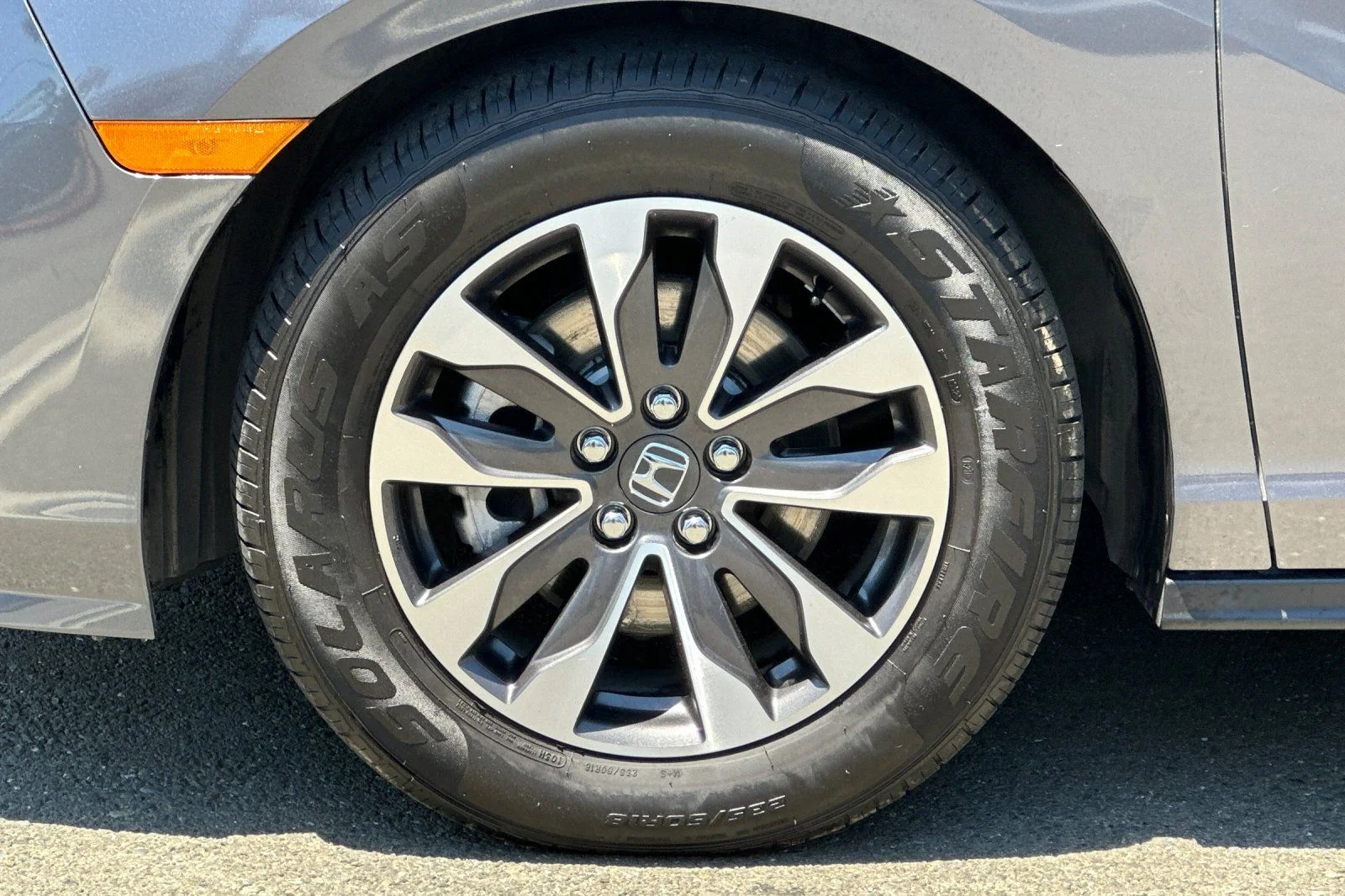 Used 2024 Gray Honda EX-L image 29