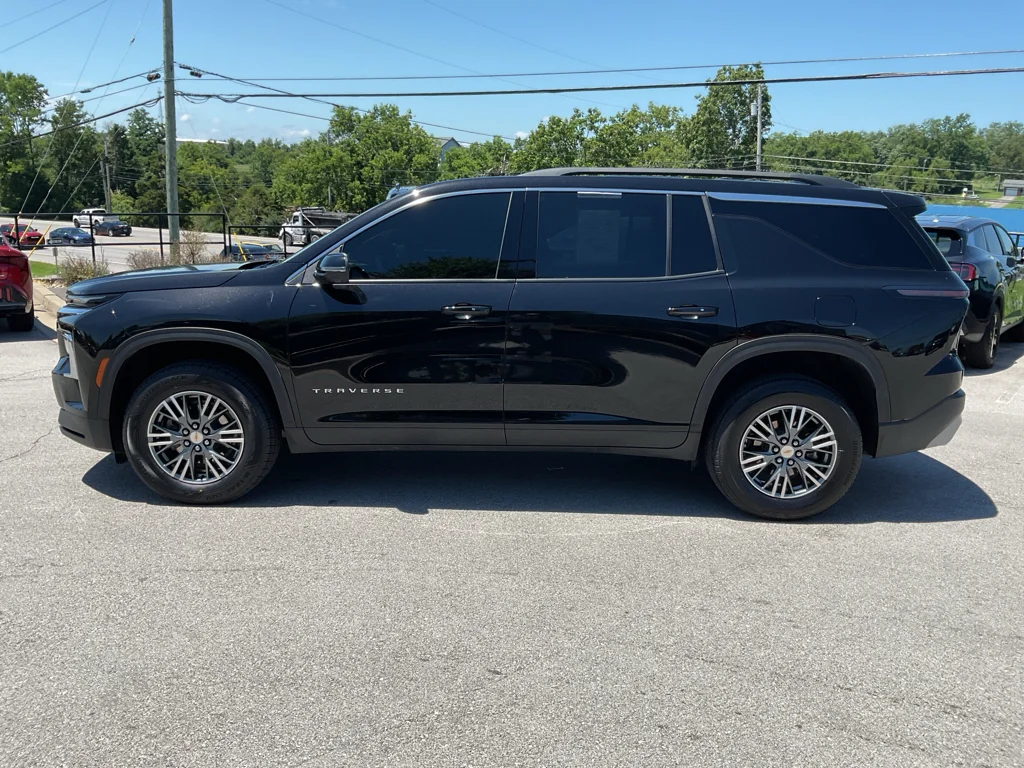 Used 2025 Mosaic Black Metallic Chevrolet AWD LT image 6