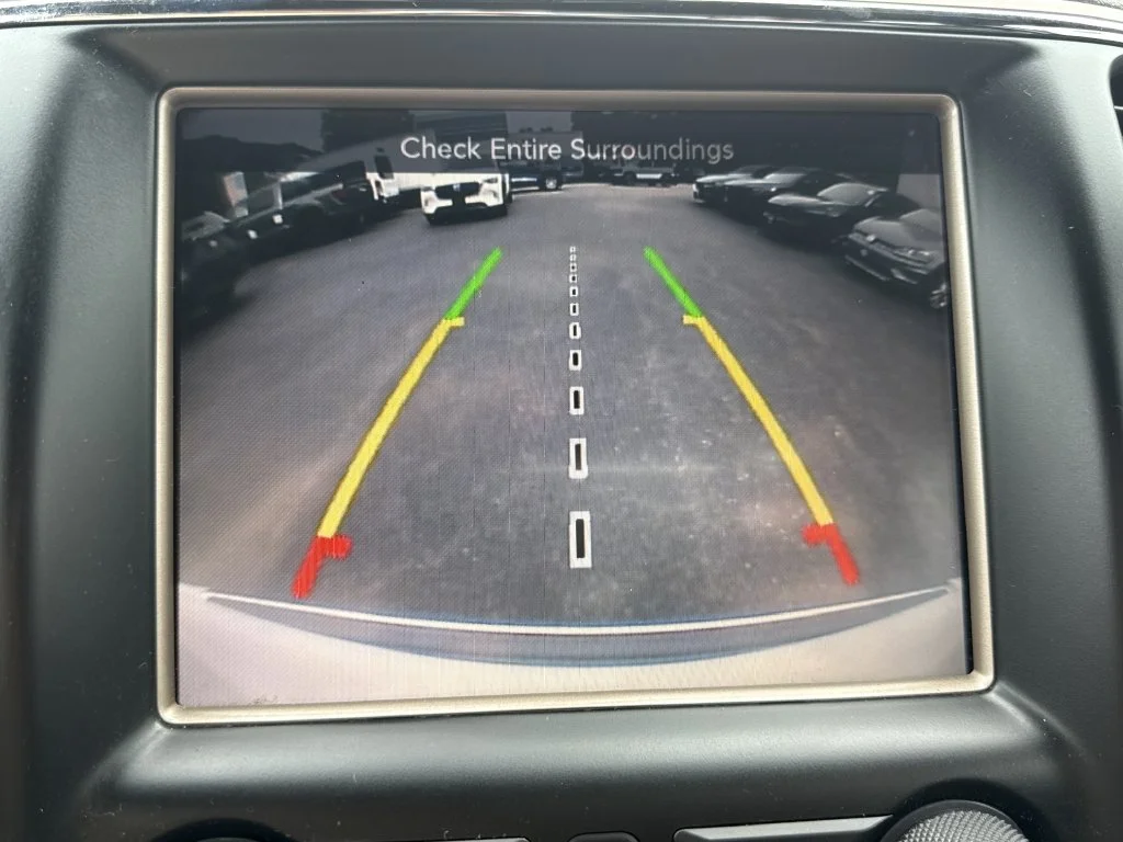Used 2015 White Jeep Limited image 22