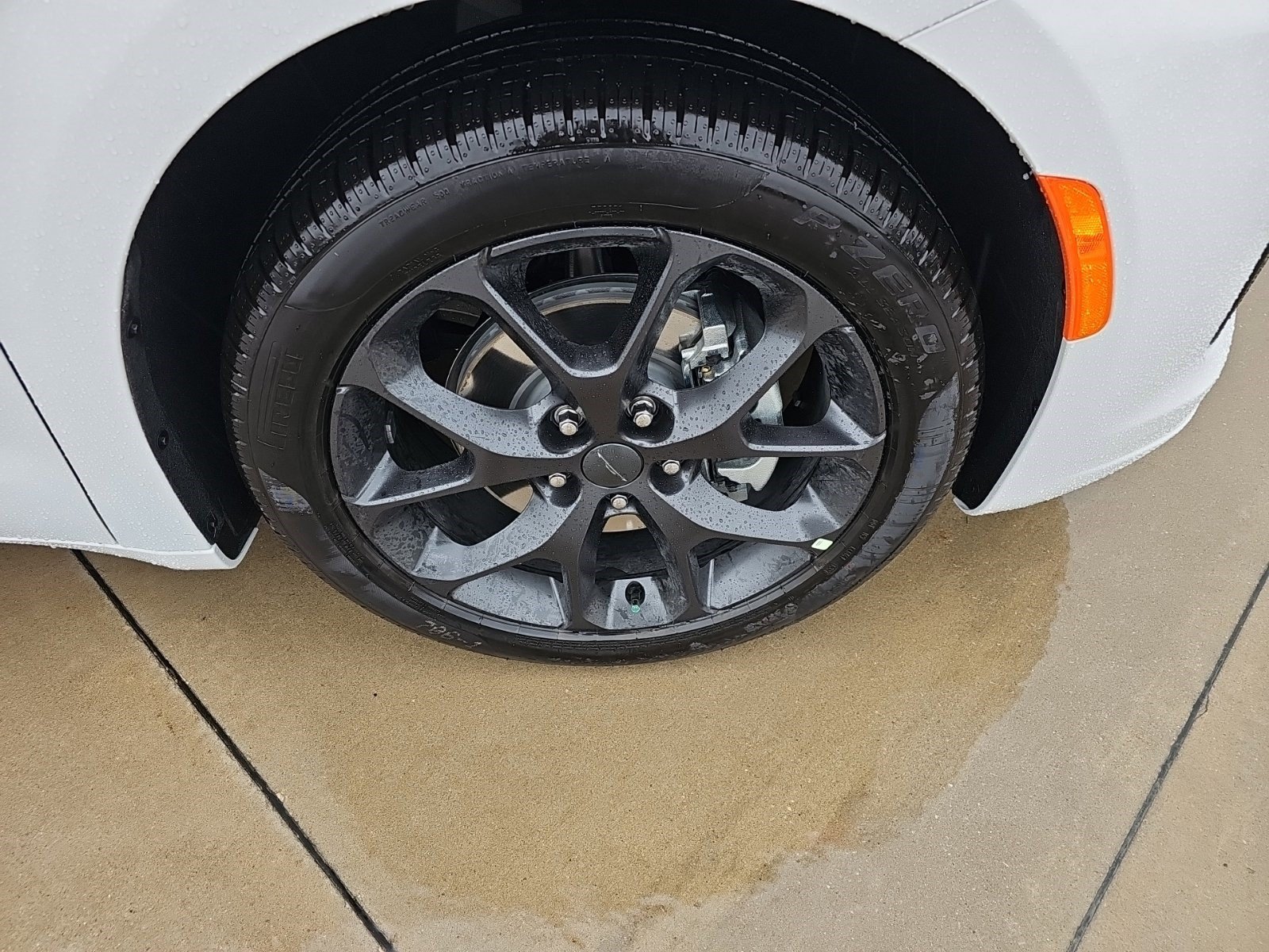 New 2027 Bright White Clearcoat Chrysler Select image 8