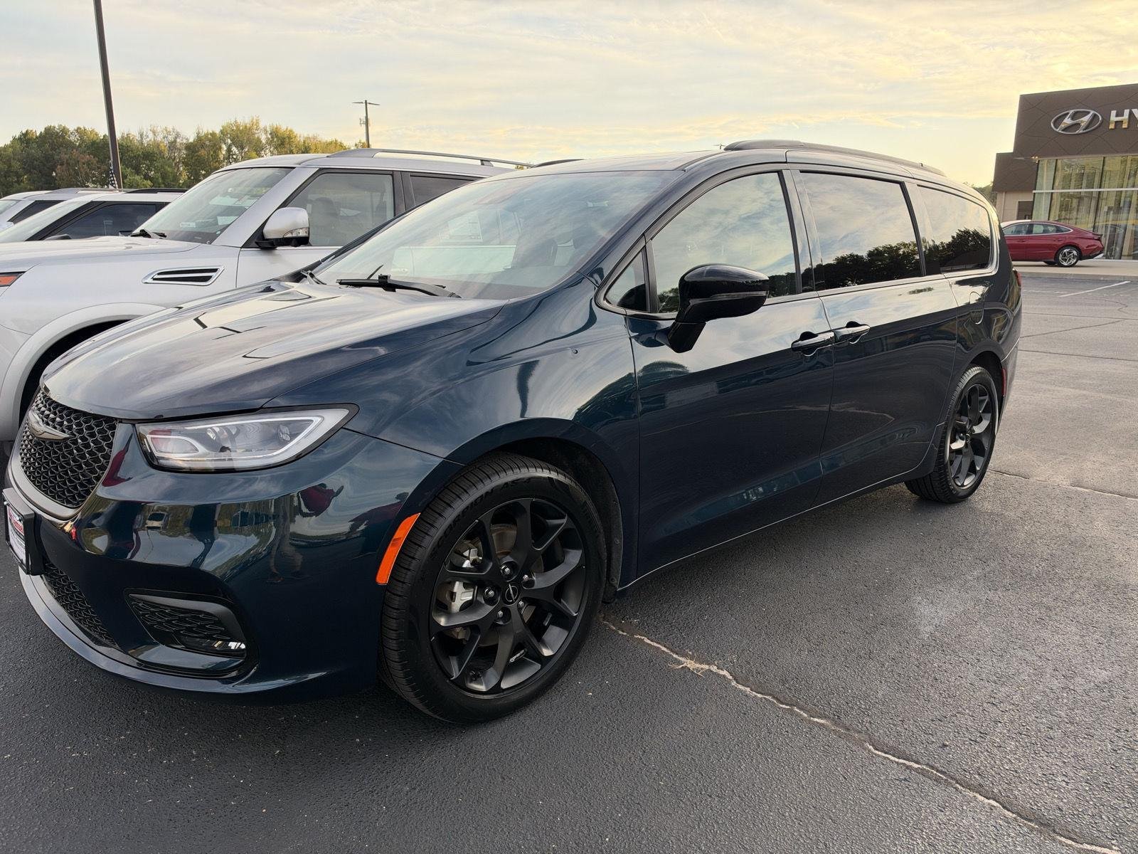 2025 Chrysler Pacifica Limited