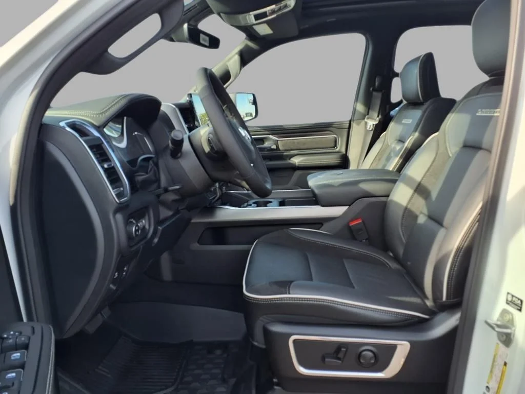 2026 RAM 1500 Laramie - Photo 21