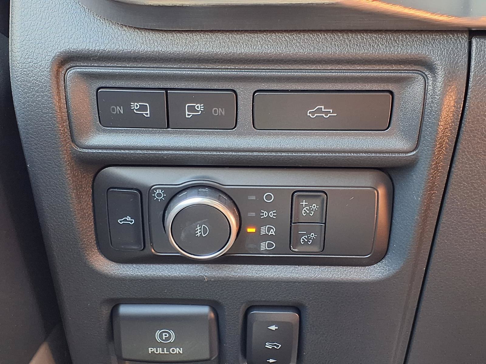 Used 2022 Silver Ford LARIAT image 22