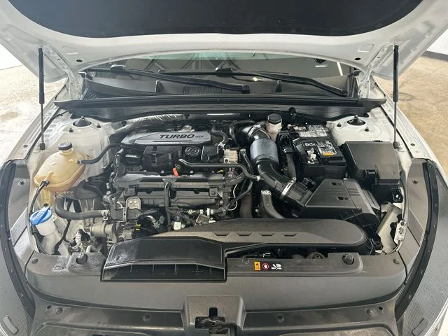 Used 2023 White Pearl Kia GT-Line image 19