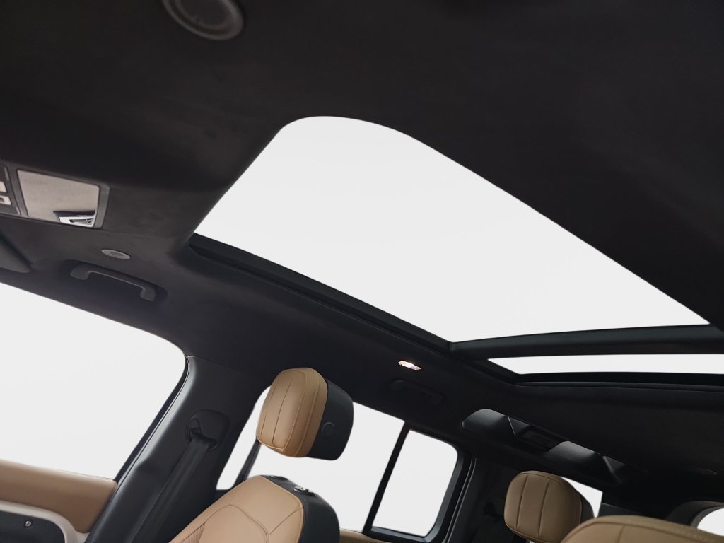 2026 Land Rover Defender V8 - Photo 20