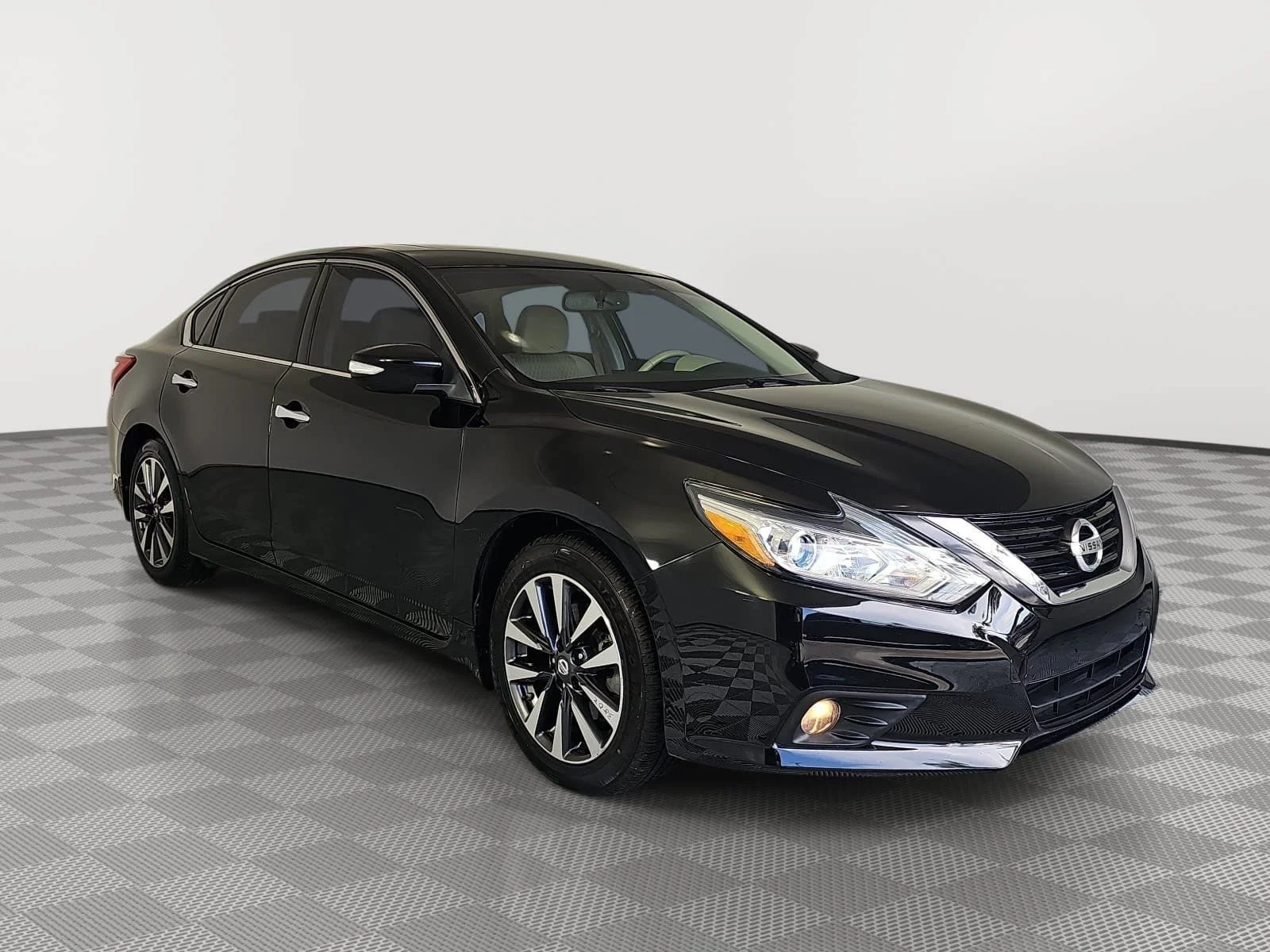 Used 2016 Nissan Altima SV with VIN 1N4AL3AP0GC231942 for sale in Palmetto Bay, FL