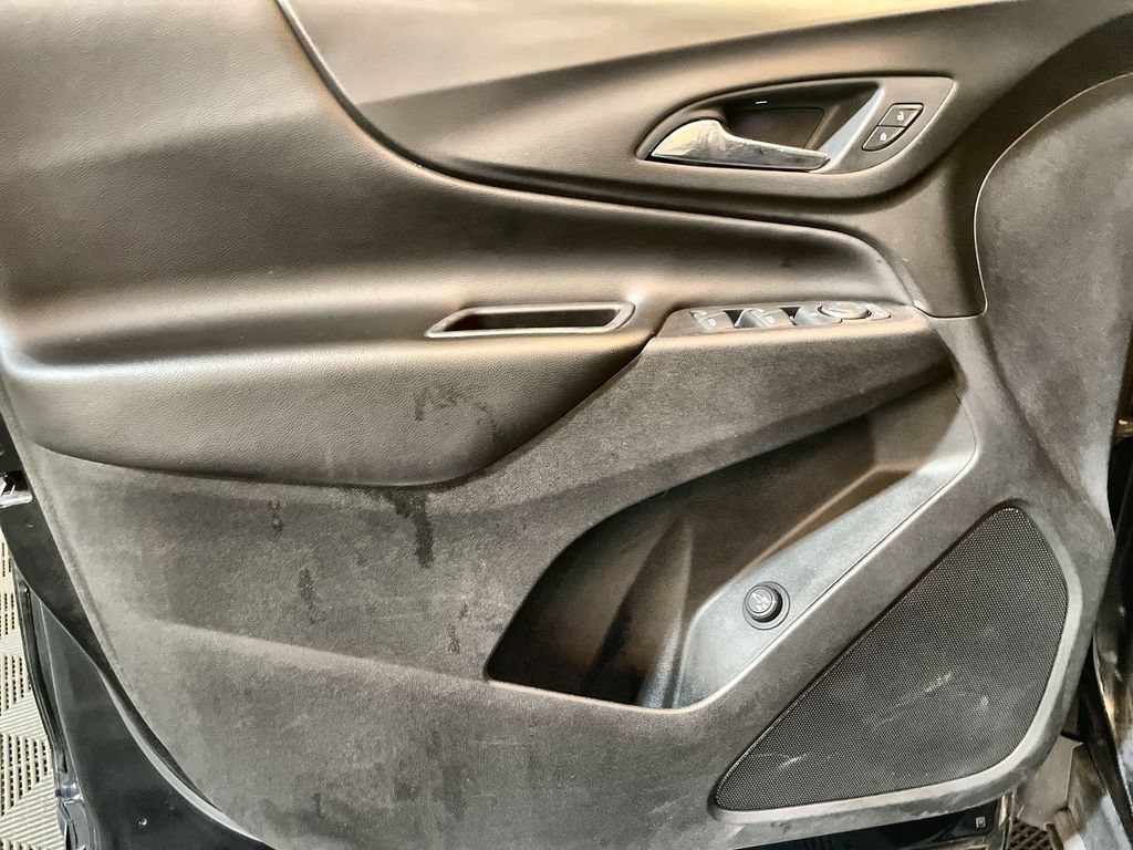 Used 2020 MOSAIC BLACK METALLIC Chevrolet LT image 21
