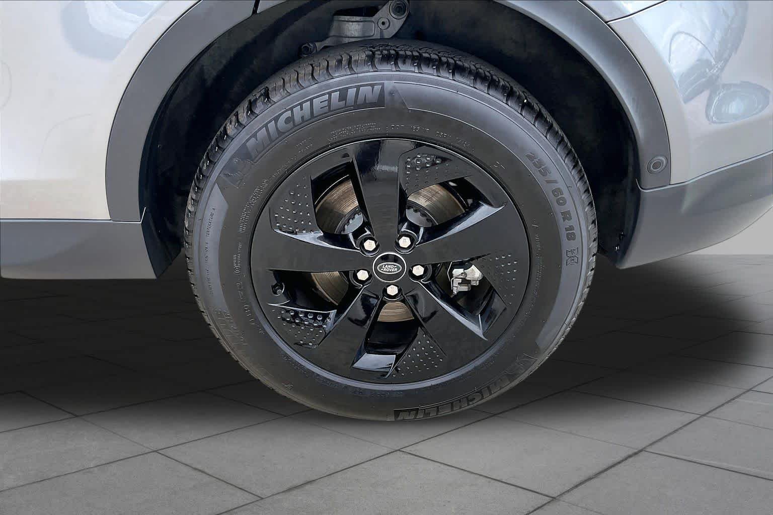 Used 2021 Eiger Grey Metallic Land Rover S image 11