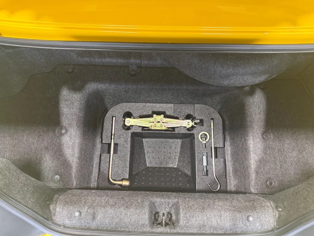Used 2001 Spa Yellow Pearl Honda Convertible image 14