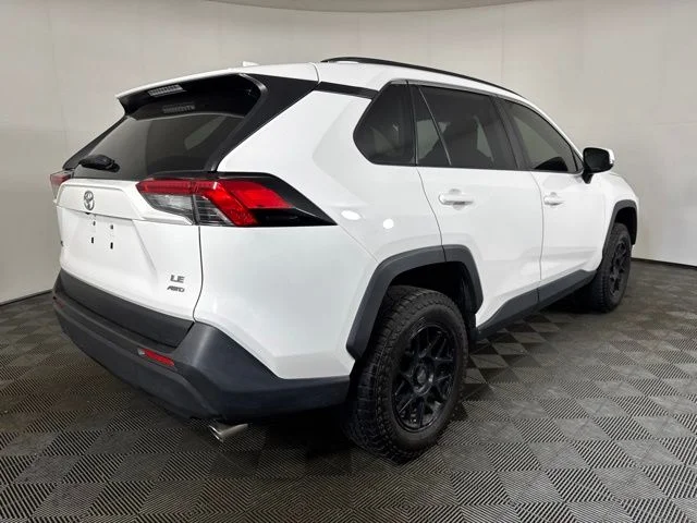 Used 2019 Super White Toyota LE image 3