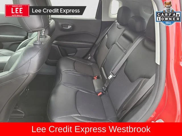 Used 2018 Redline Pearlcoat Jeep Latitude image 13