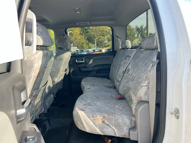Used 2016 White GMC Base image 26