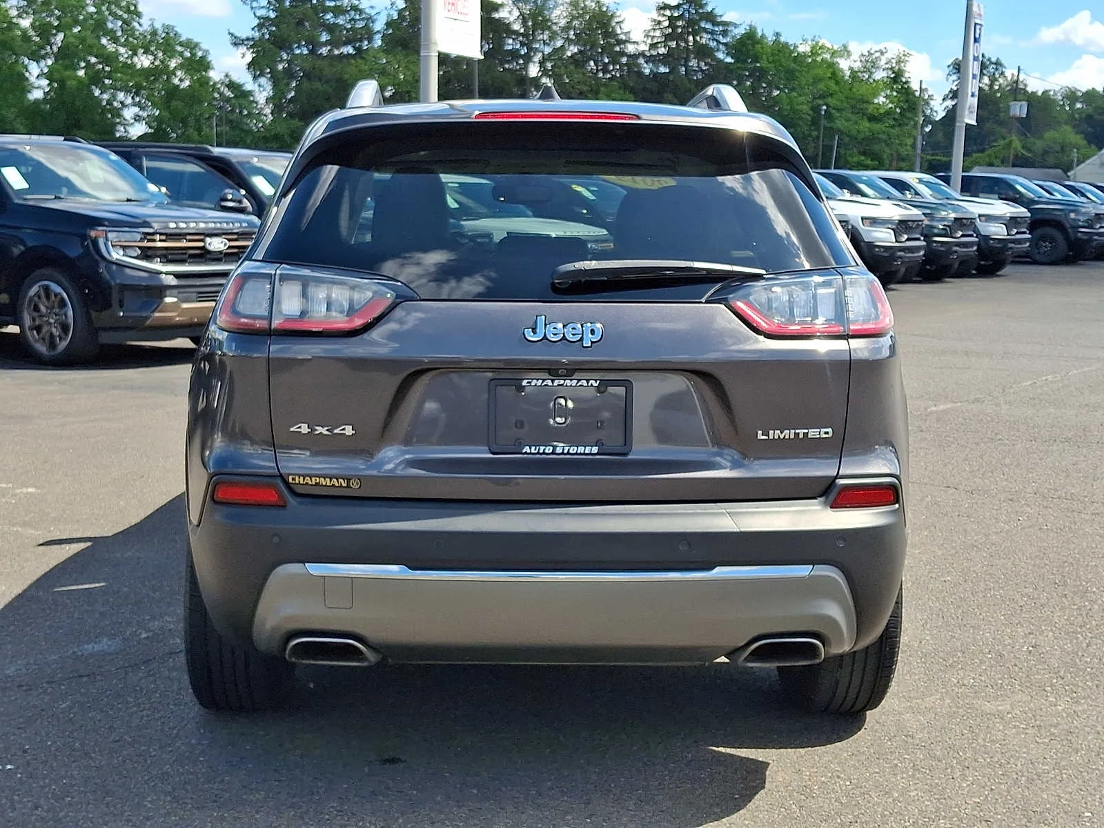 Used 2019 Granite Crystal Clearcoat Metallic Jeep Limited image 5