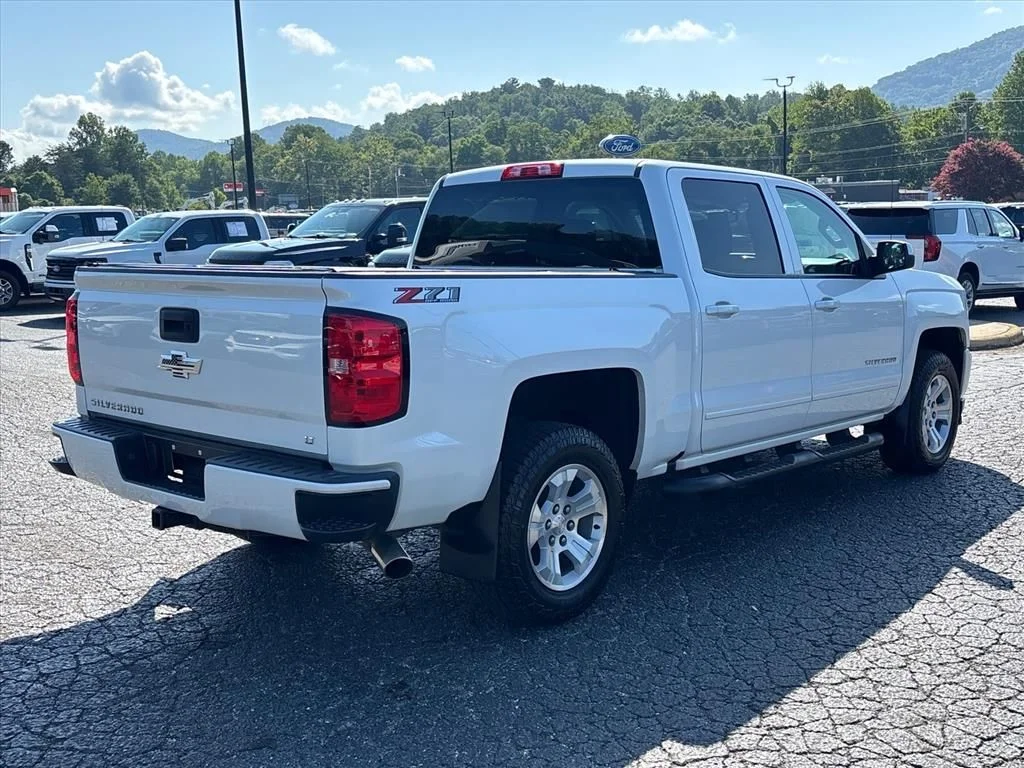 Used 2018 Beige Chevrolet LT image 8