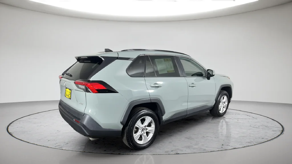 Used 2020 Green Toyota XLE image 8