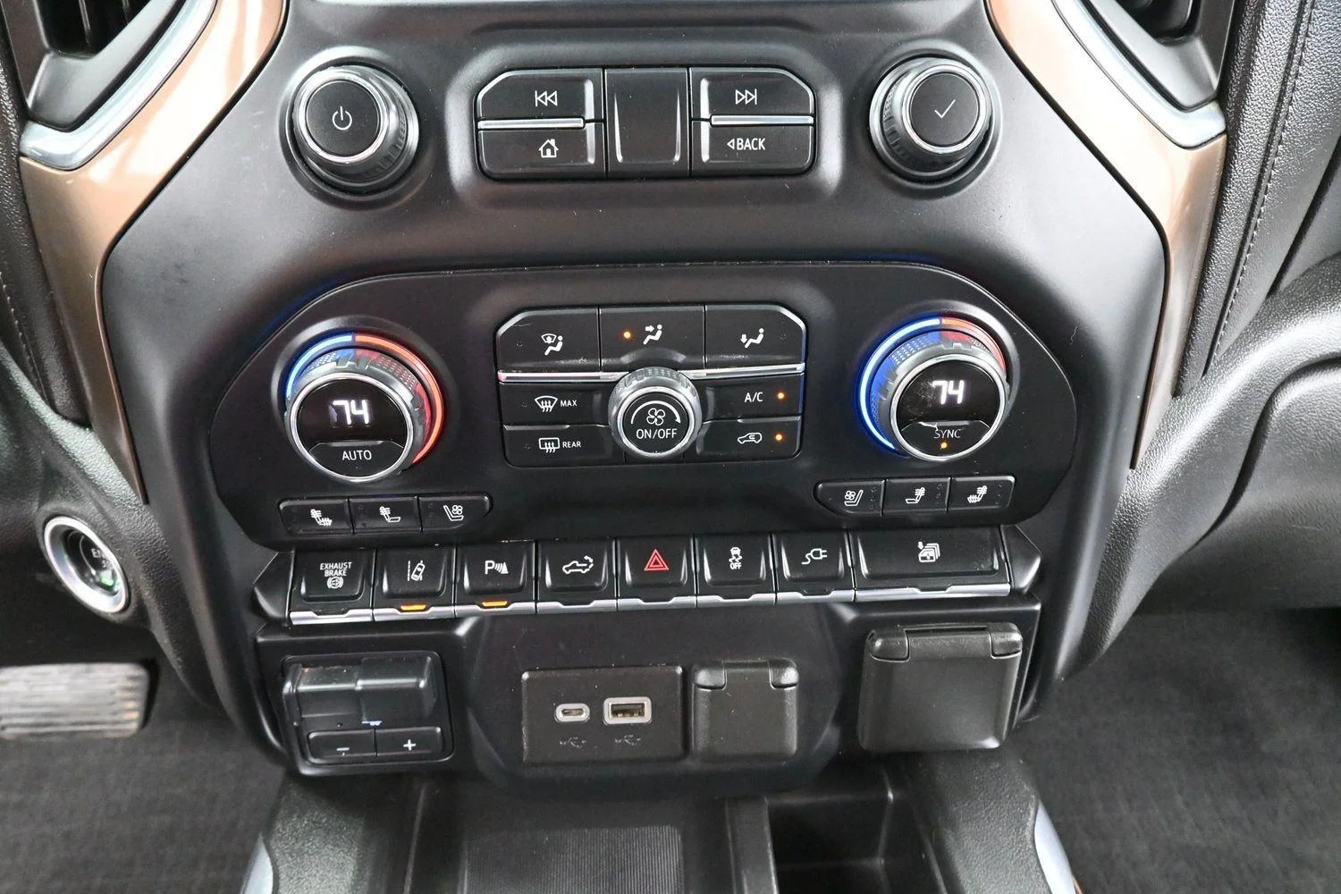 Used 2020 NORTHSKY BLUE METALLIC Chevrolet High Country image 24