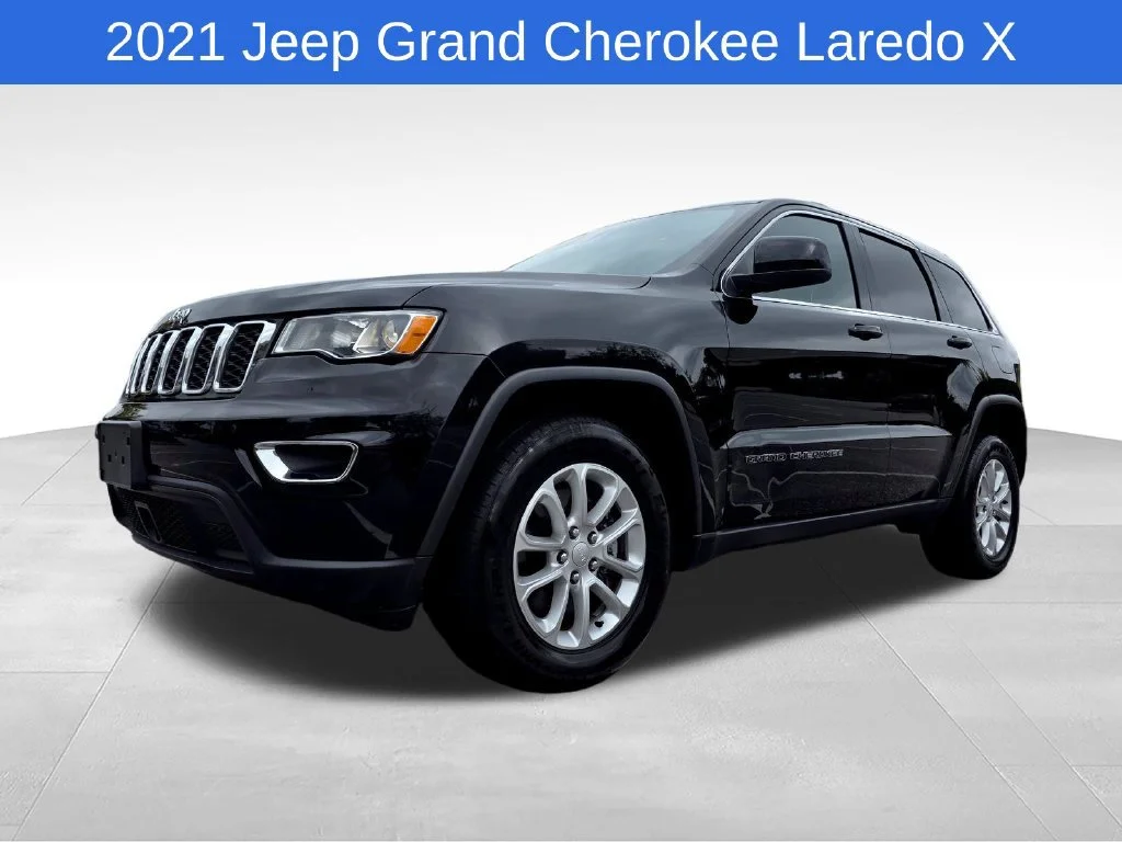 Used 2021  Jeep Laredo X image 10