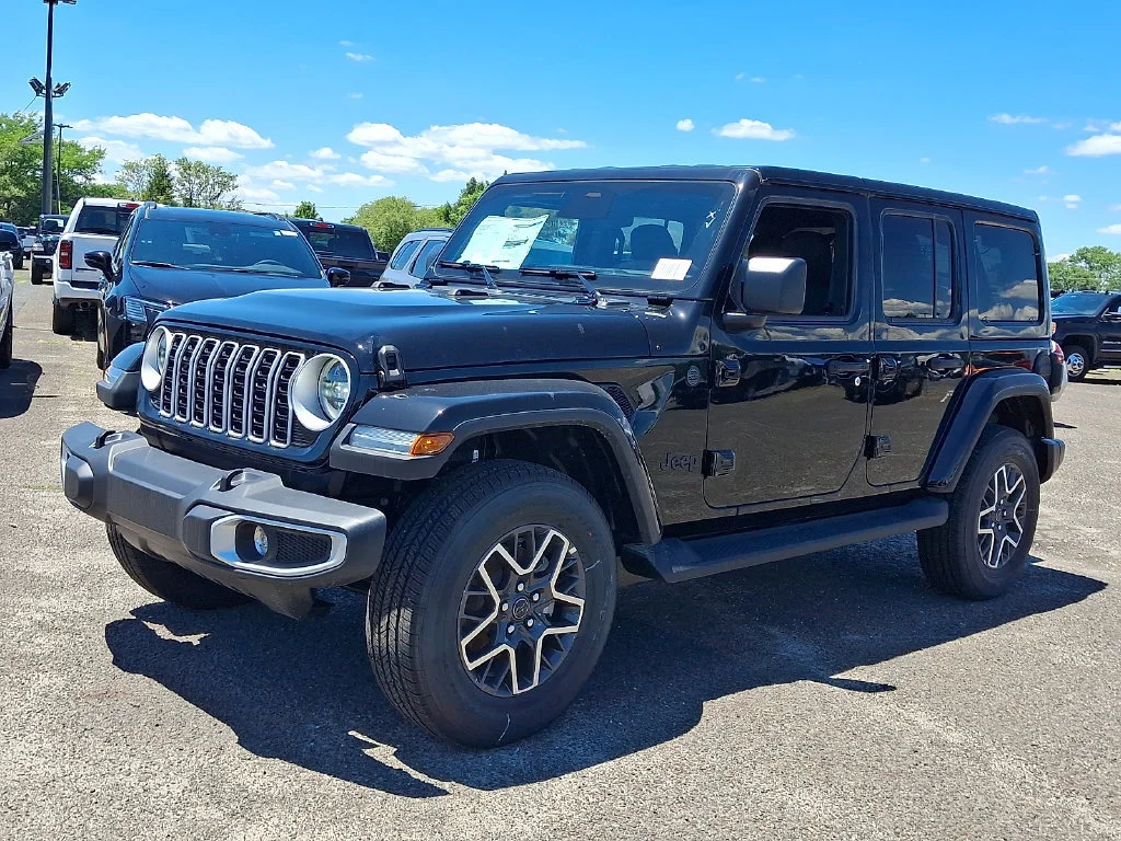 New 2026 Black Clear-Coat Exterior Paint Jeep Sahara image 4
